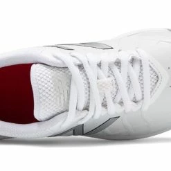 New Balance 4040v5 Youth Molded Cleats β White/White (J4040TW5) 8 New Balance 4040v5 Youth Molded Cleats β White/White (J4040TW5) -Easton Sales products j4040tw5 3