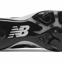 New Balance 4040v5 Metal Spikes – Black/White (L4040PK5) -Easton Sales products l4040pk5 4